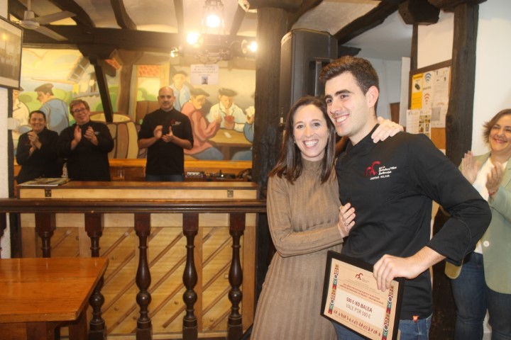 Foto_4._Entrega_primer_premio_Pequeño.JPG